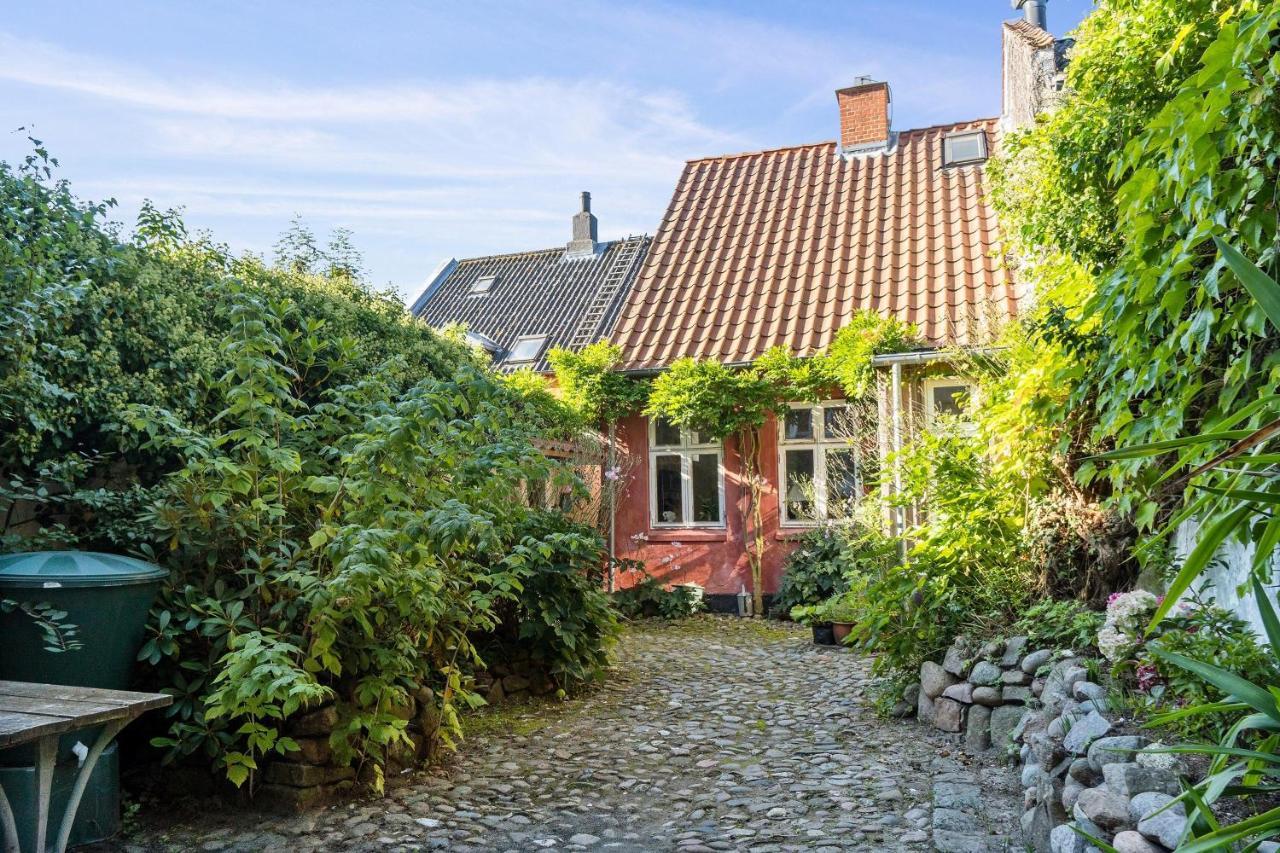 Beautiful Private Apartment, With Garden, Roof Terraze, 150 Square M, 2 Floors, 2 Bedrooms And An Extra Bed In The Livingroom Århus Exteriér fotografie